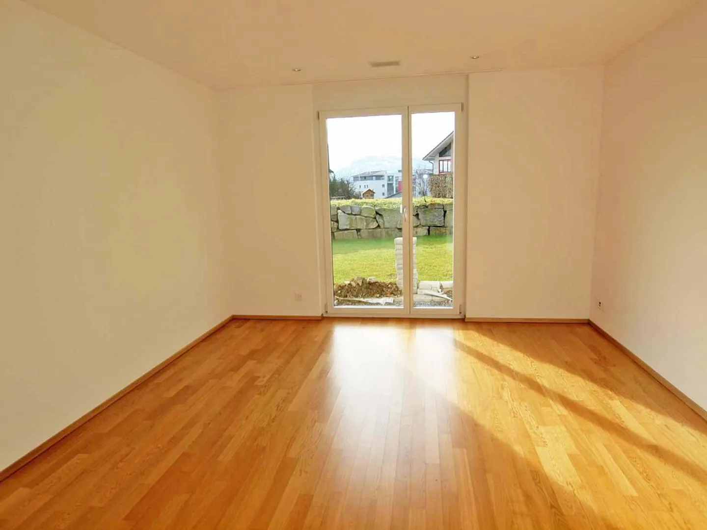 Appartamento giardino 4.5 stanze - centrale e tranquillo - Foto 8 di 13