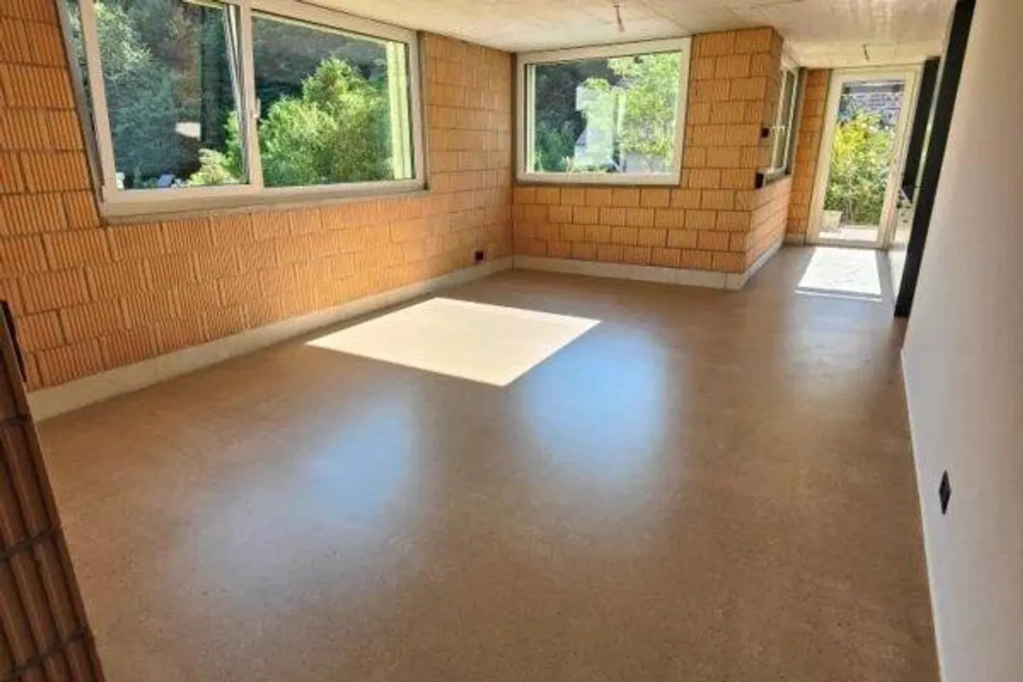 ZU VERMIETEN - Wunderschöne 2,5-Zimmer-Wohnung von 56 m² ? hell und mit direktem Zugang zum Garten - Foto 2 von 6