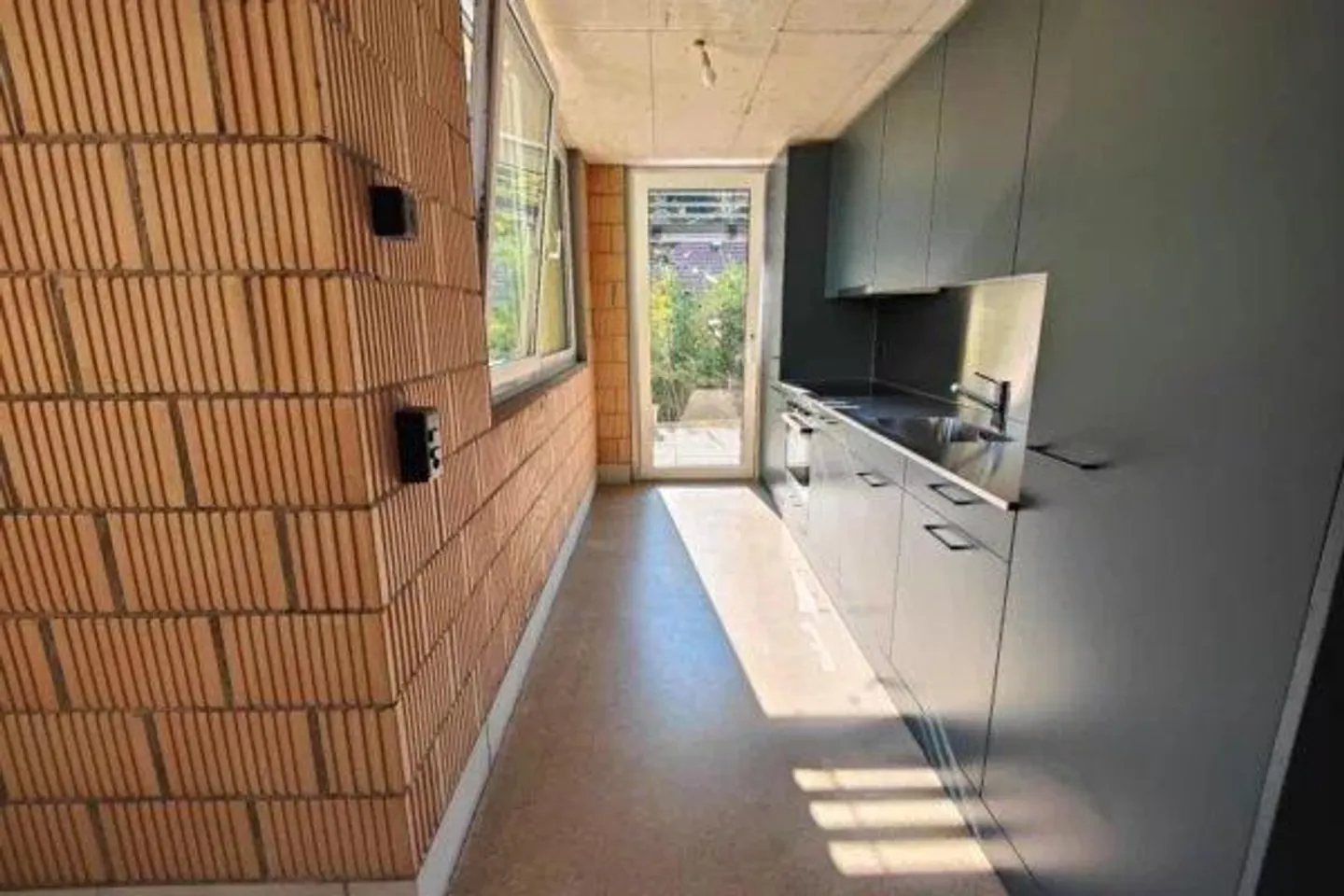 ZU VERMIETEN - Wunderschöne 2,5-Zimmer-Wohnung von 56 m² ? hell und mit direktem Zugang zum Garten - Foto 4 von 6