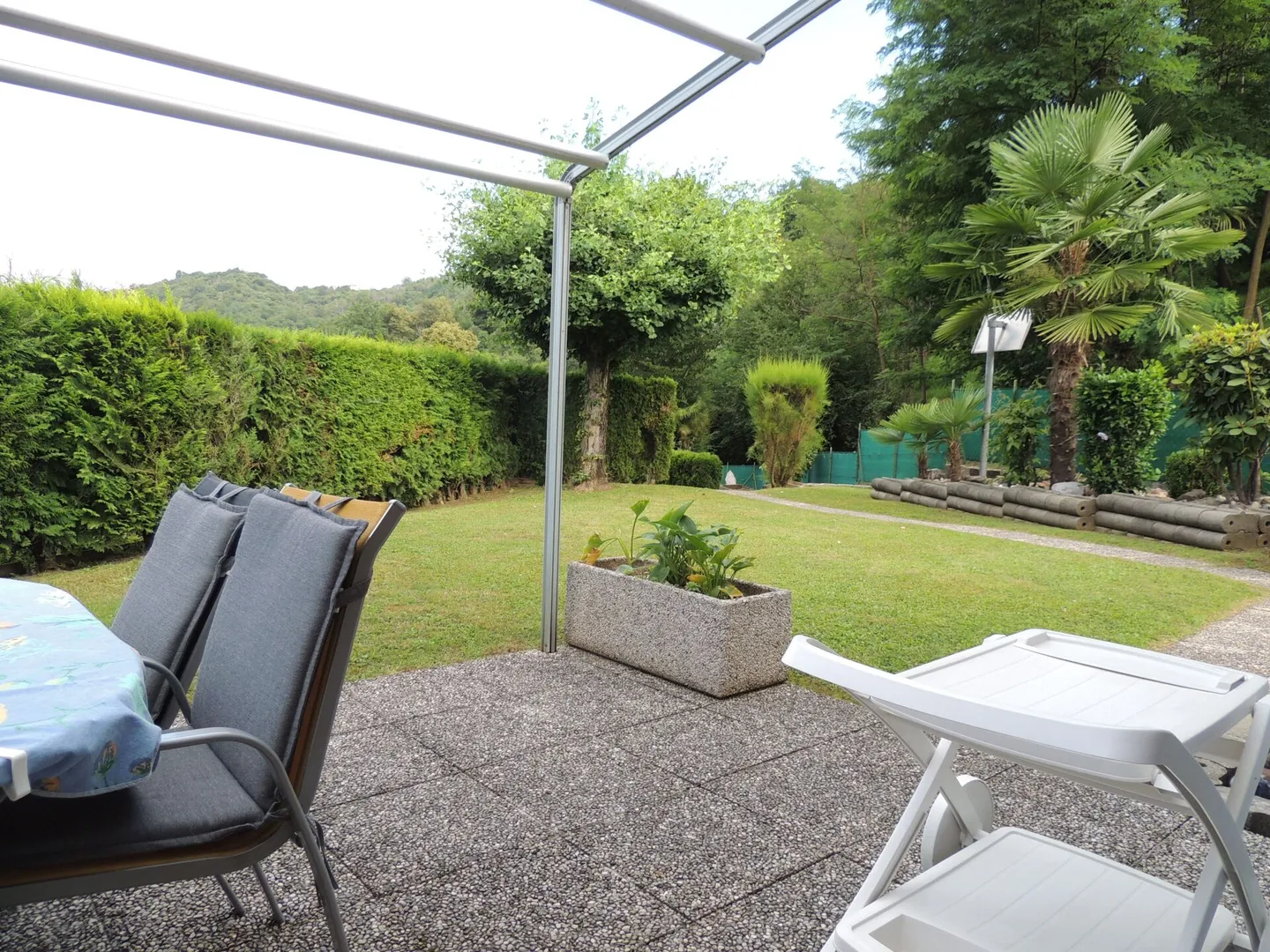 CASA UNIFAMILIARE CON GIARDINO IMMERSA NEL VERDE - Foto 14 di 35