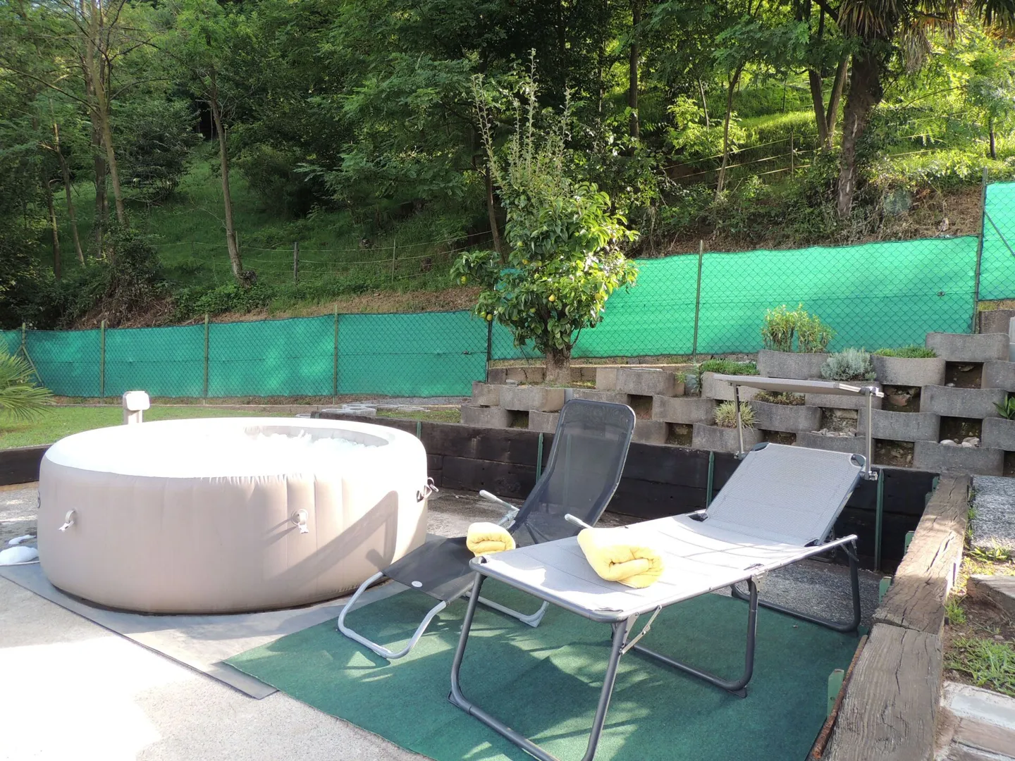 CASA UNIFAMILIARE CON GIARDINO IMMERSA NEL VERDE - Foto 16 di 35