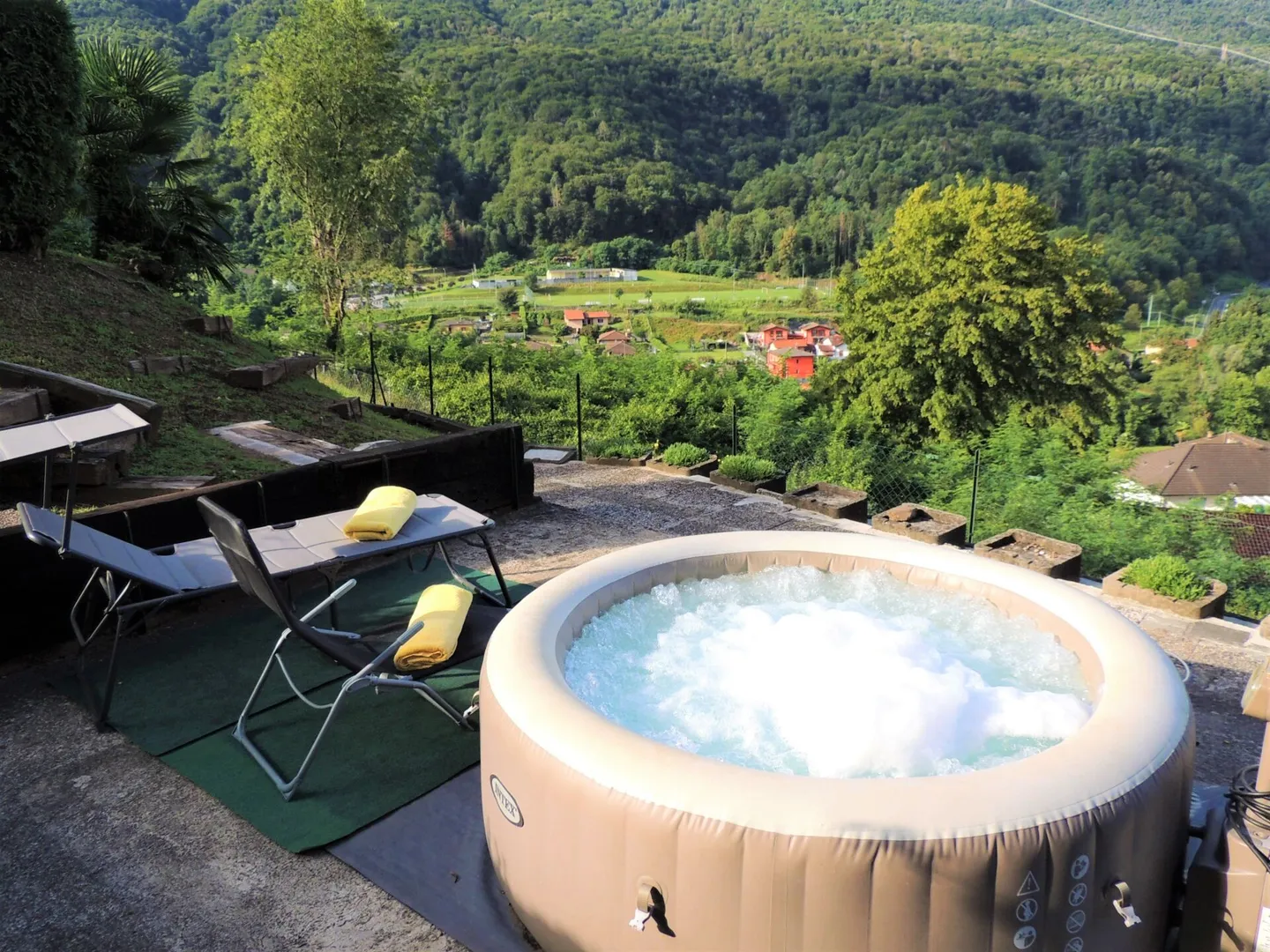 CASA UNIFAMILIARE CON GIARDINO IMMERSA NEL VERDE - Foto 17 di 35