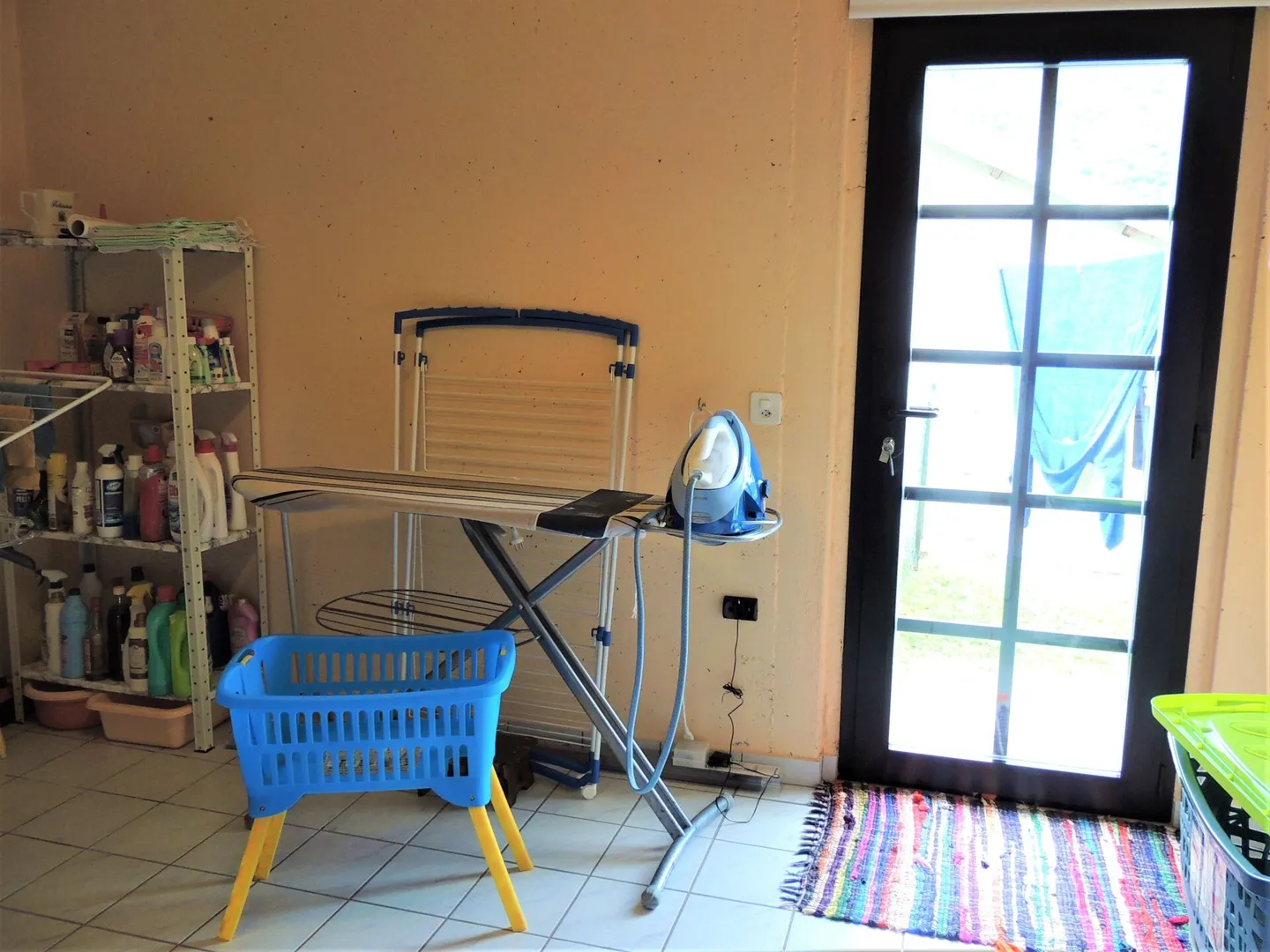CASA UNIFAMILIARE CON GIARDINO IMMERSA NEL VERDE - Foto 30 di 35
