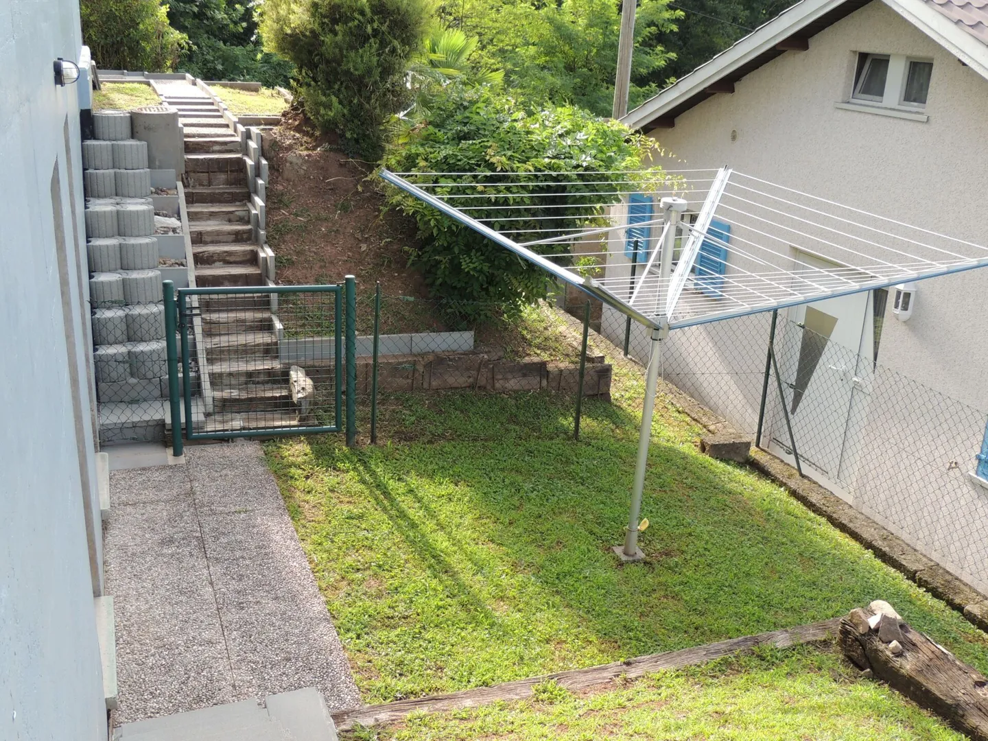 CASA UNIFAMILIARE CON GIARDINO IMMERSA NEL VERDE - Foto 31 di 35