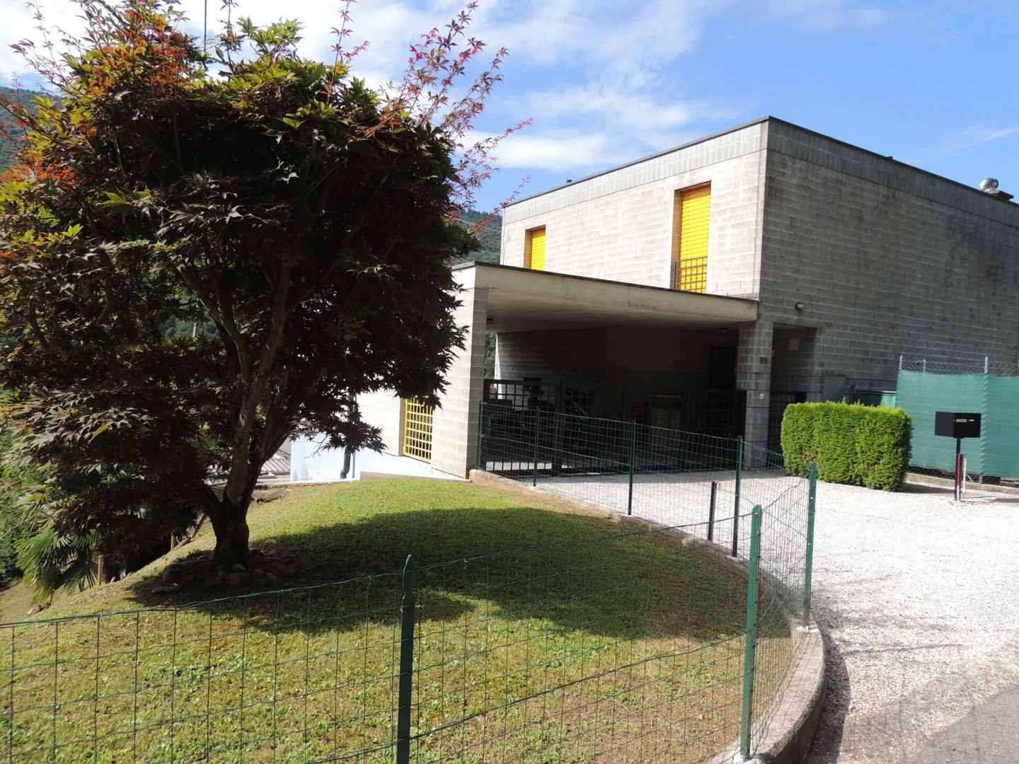 CASA UNIFAMILIARE CON GIARDINO IMMERSA NEL VERDE - Foto 34 di 35