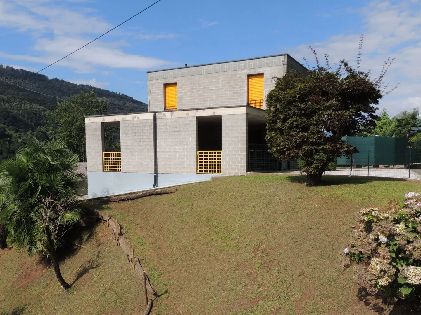 CASA UNIFAMILIARE CON GIARDINO IMMERSA NEL VERDE - Foto 35 di 35