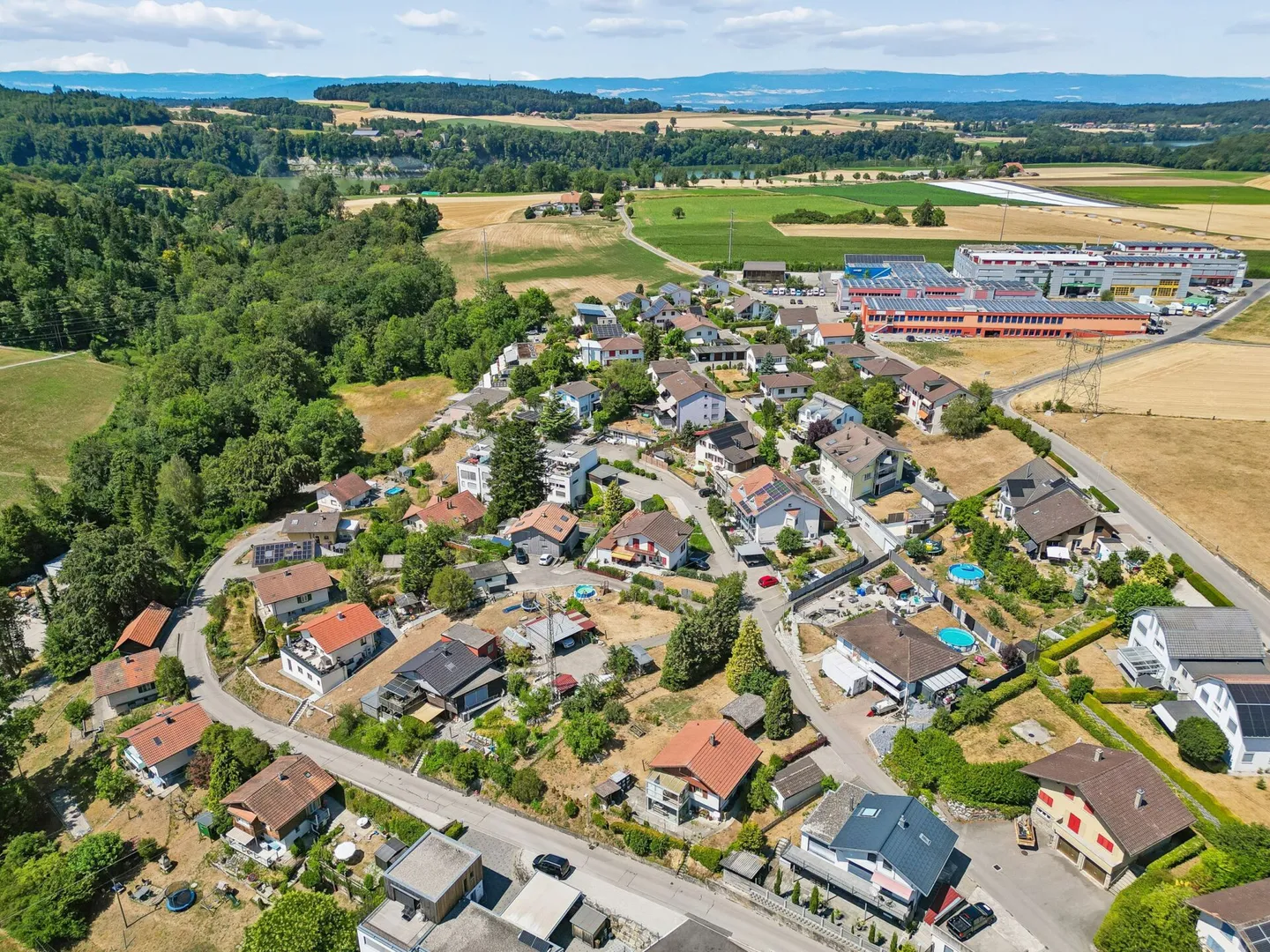 Terrain à bâtir avec un excellent potentiel de développement - Photo 9 sur 9