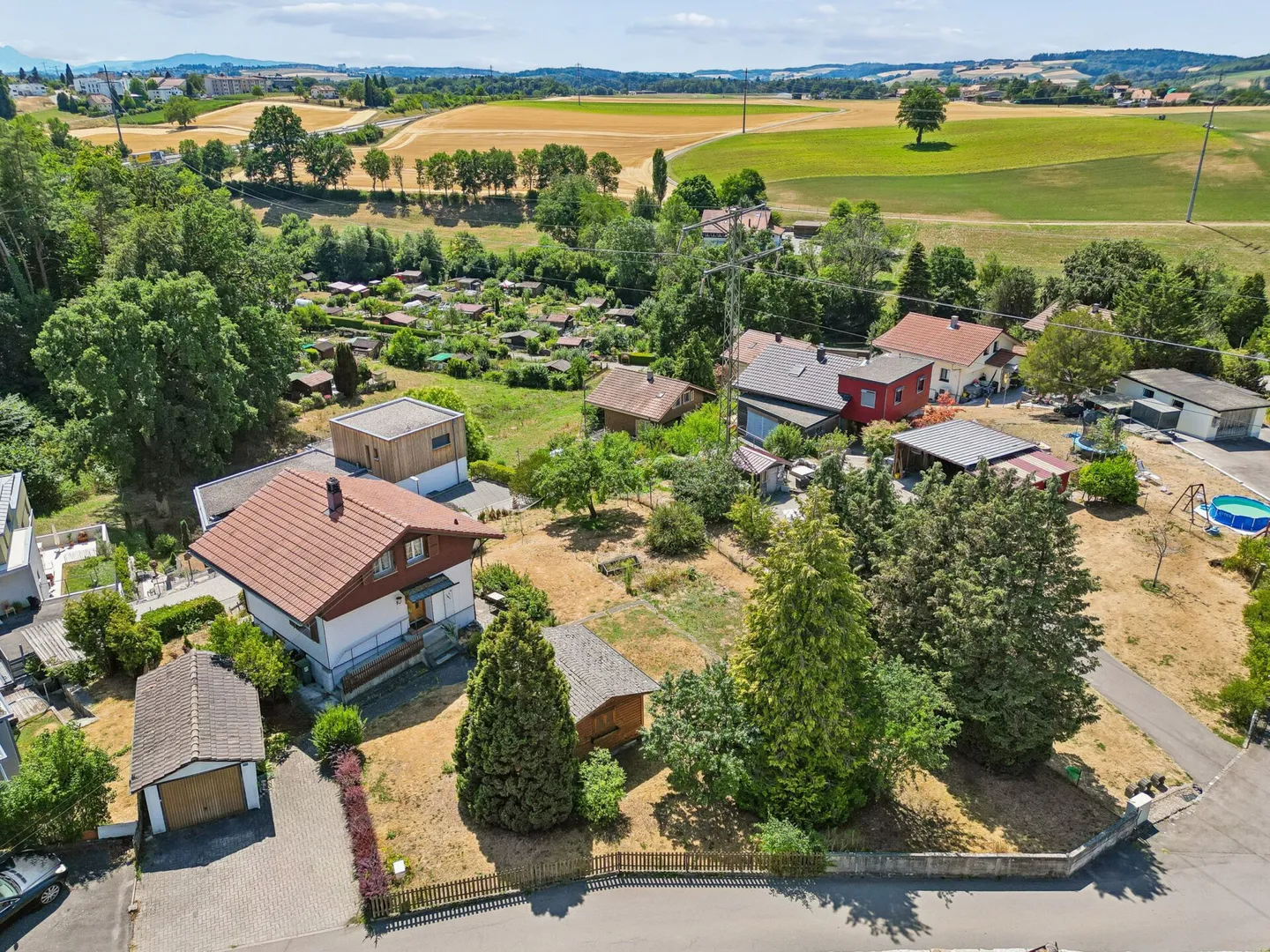 Terrain à bâtir avec un excellent potentiel de développement - Photo 6 sur 9