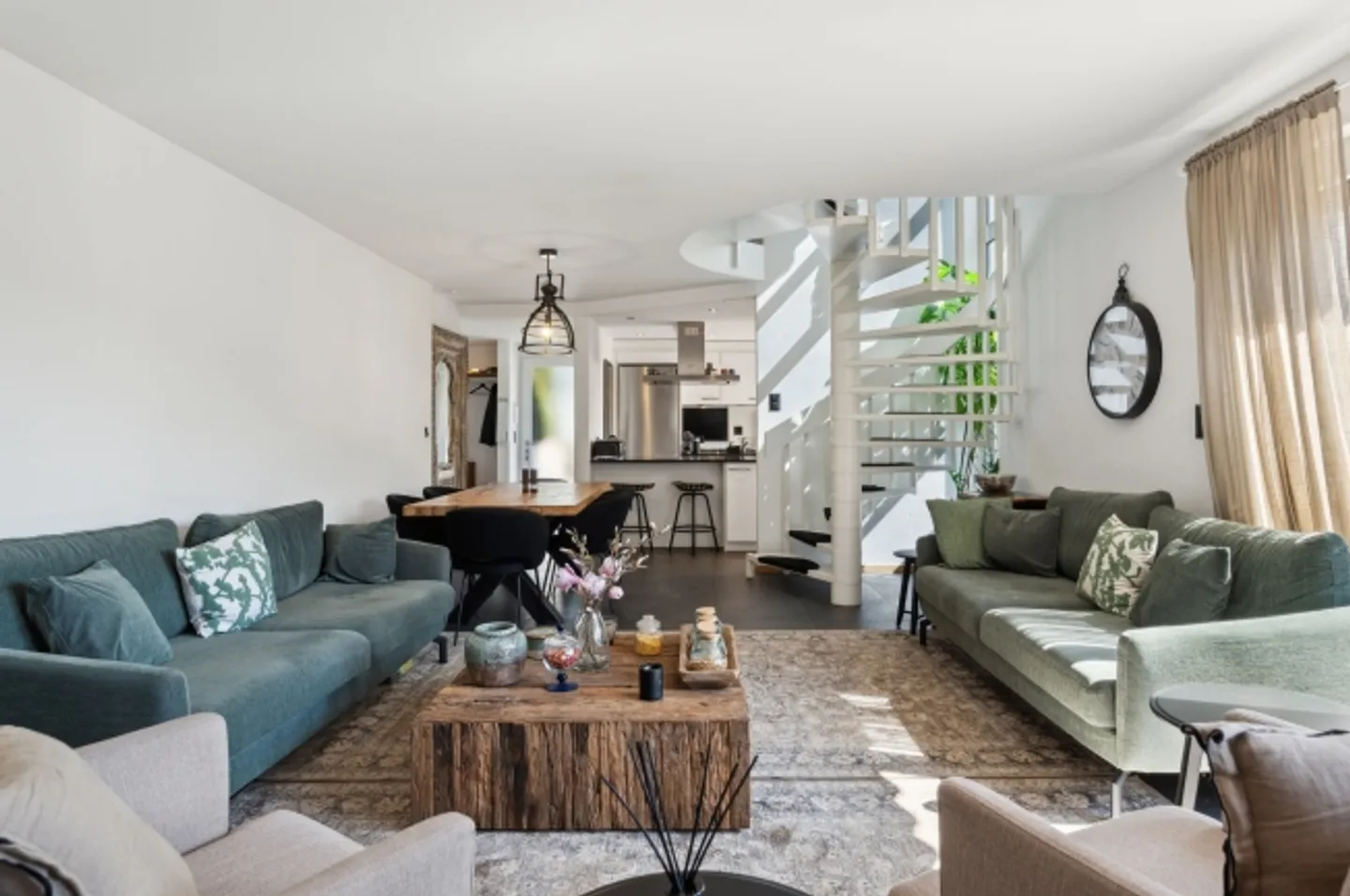 Exklusives Wohnen mit Panorama: Modernes 6.5-Zimmer-Einfamilienhaus - Foto 6 von 13