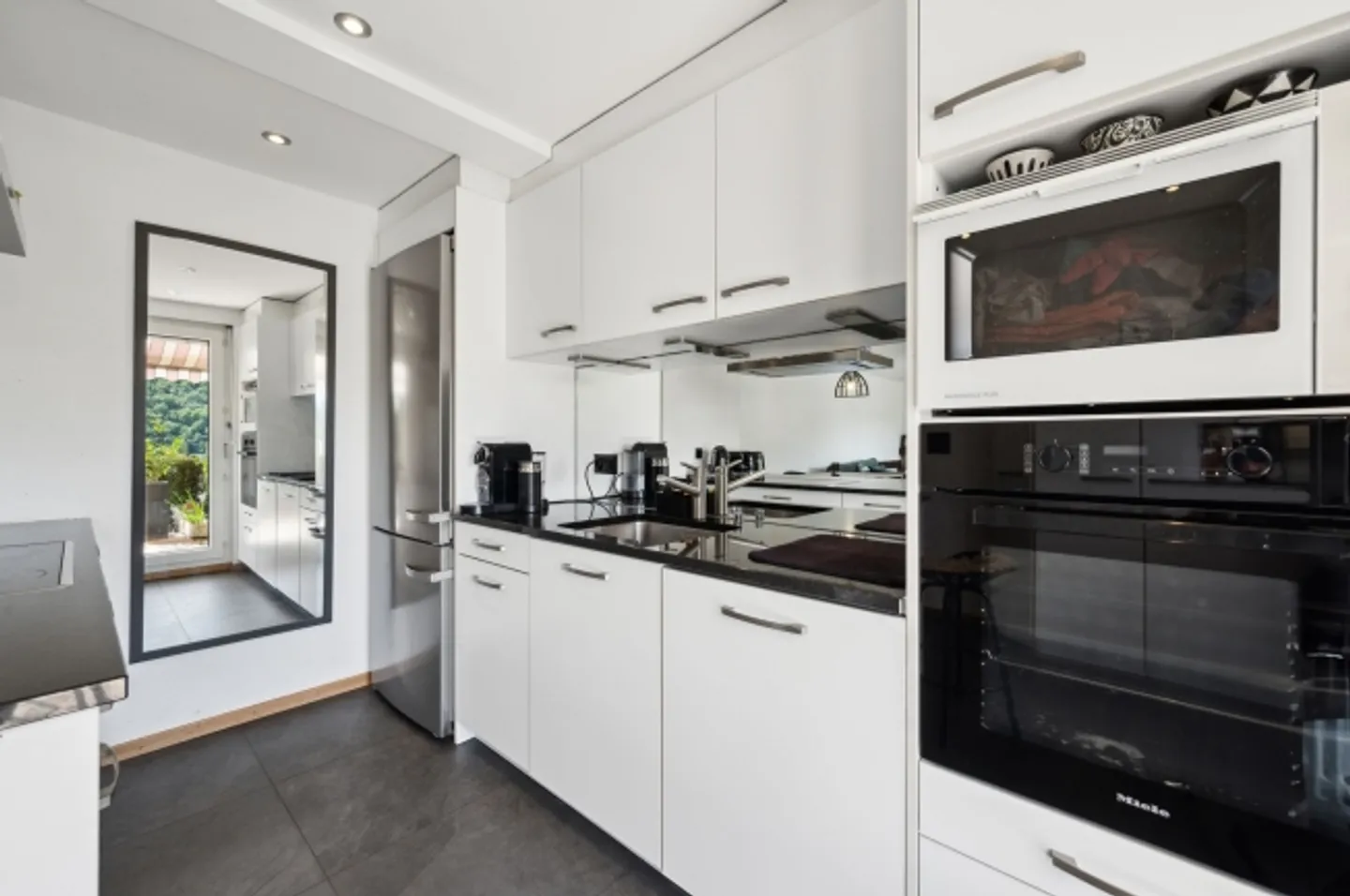 Exklusives Wohnen mit Panorama: Modernes 6.5-Zimmer-Einfamilienhaus - Foto 4 von 13