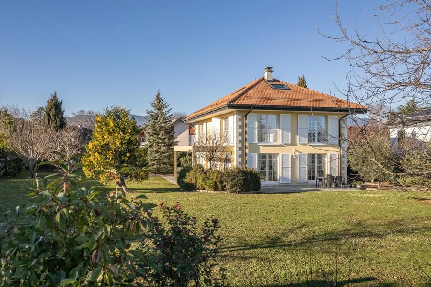 Well-located individual villa in Commugny, with extension project - Photo 1 of 13