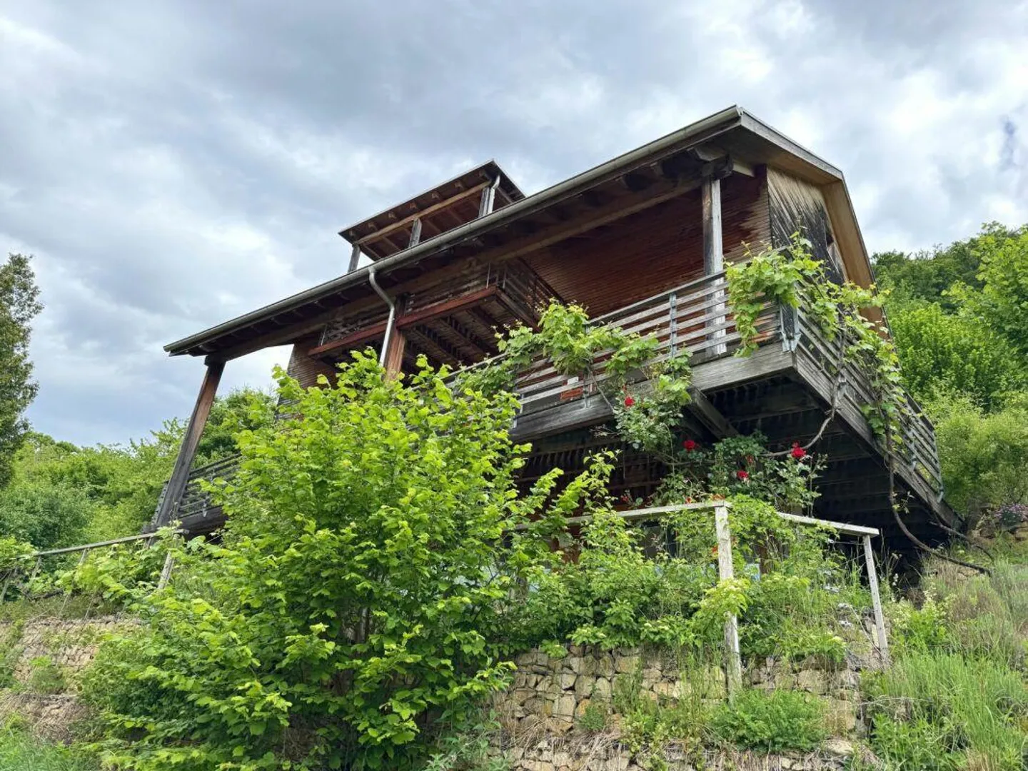Grosszügige Familienliegenschaft am Sonnenhang von Oberdorf BL - Foto 1 von 23