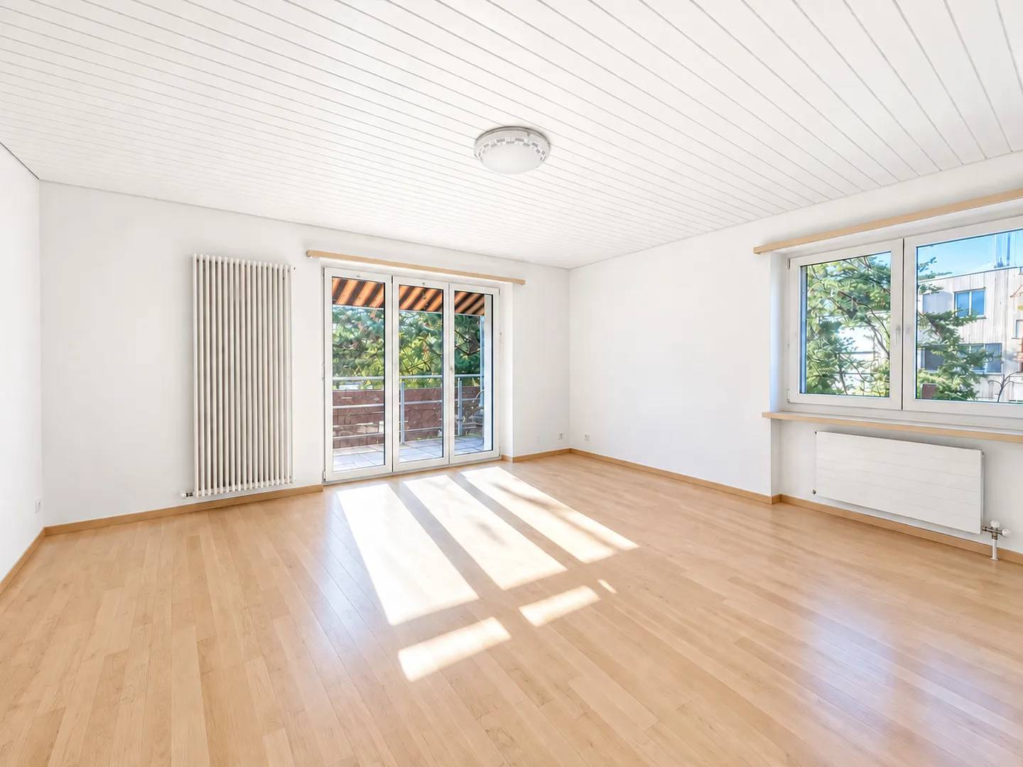 Modernes Apartment mit Balkon - Foto 2 von 8