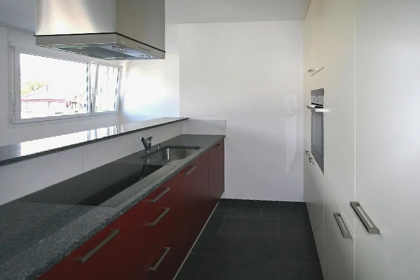 Appartement lumineux de 3,5 pièces avec terrasse et vue ! - Photo 3 sur 7