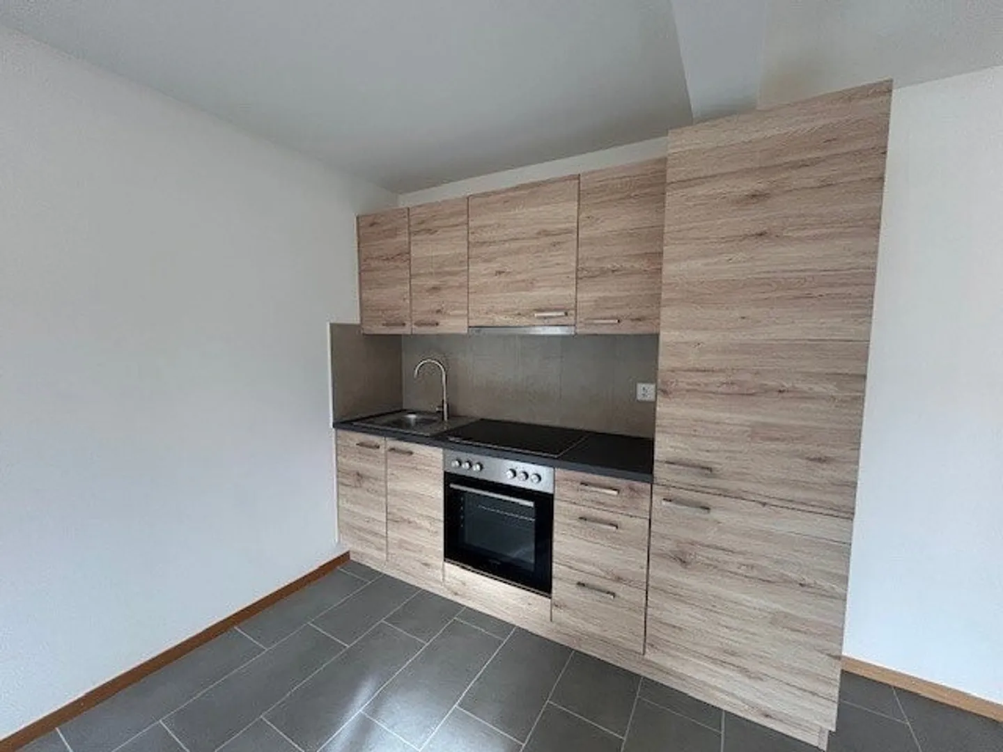 Beautiful Studio - Photo 2 of 7