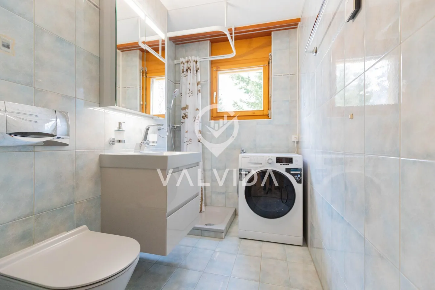 Appartement de 2 pièces avec panorama alpin, place de parking souterrain et cave - Photo 2 sur 9