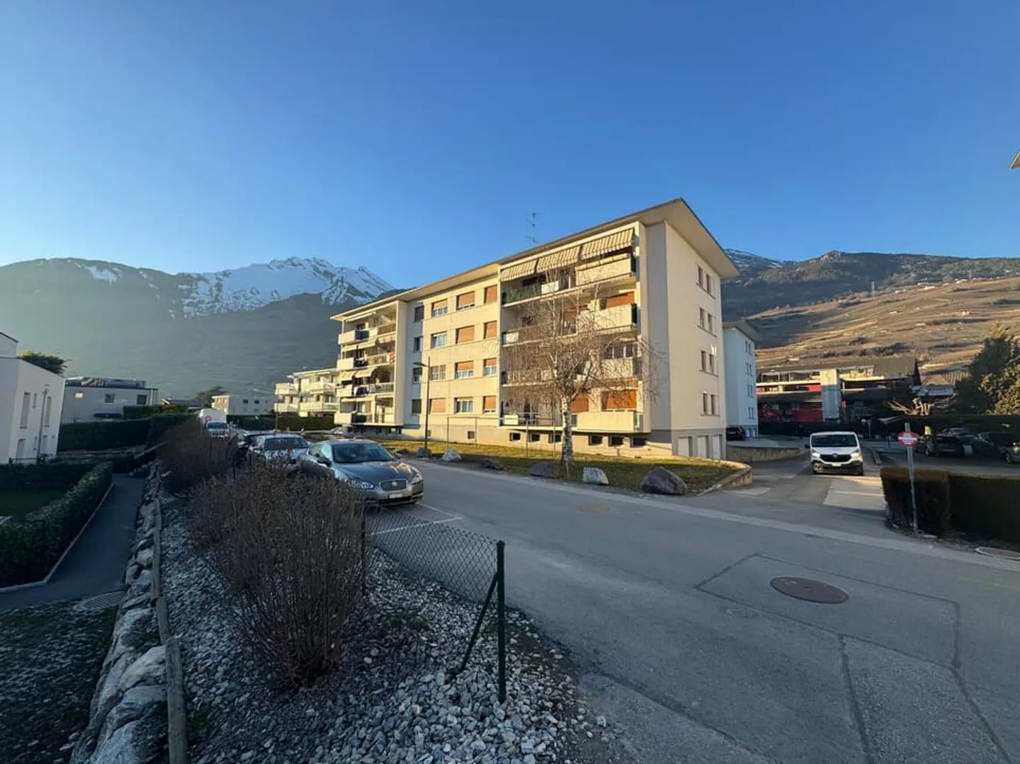 Superbo appartamento nel centro di Vétroz - Foto 1 di 13