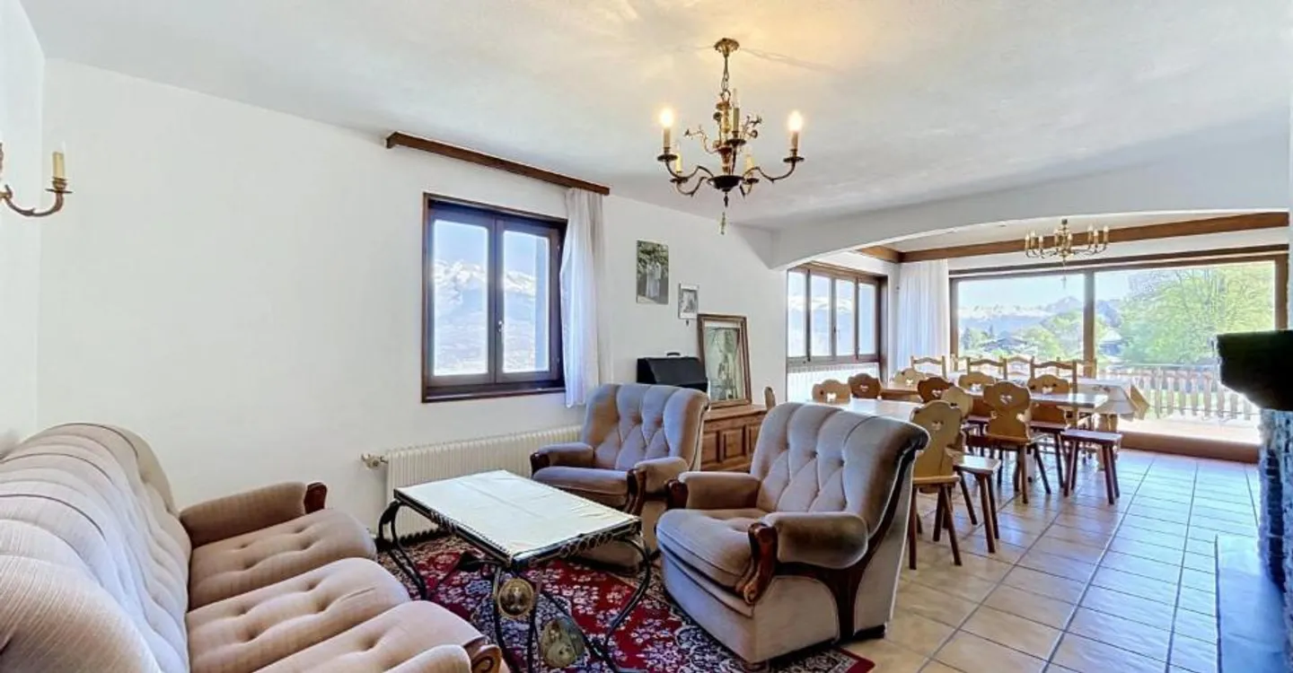 Large house with 2 apartments and spacious garage - Photo 6 of 12