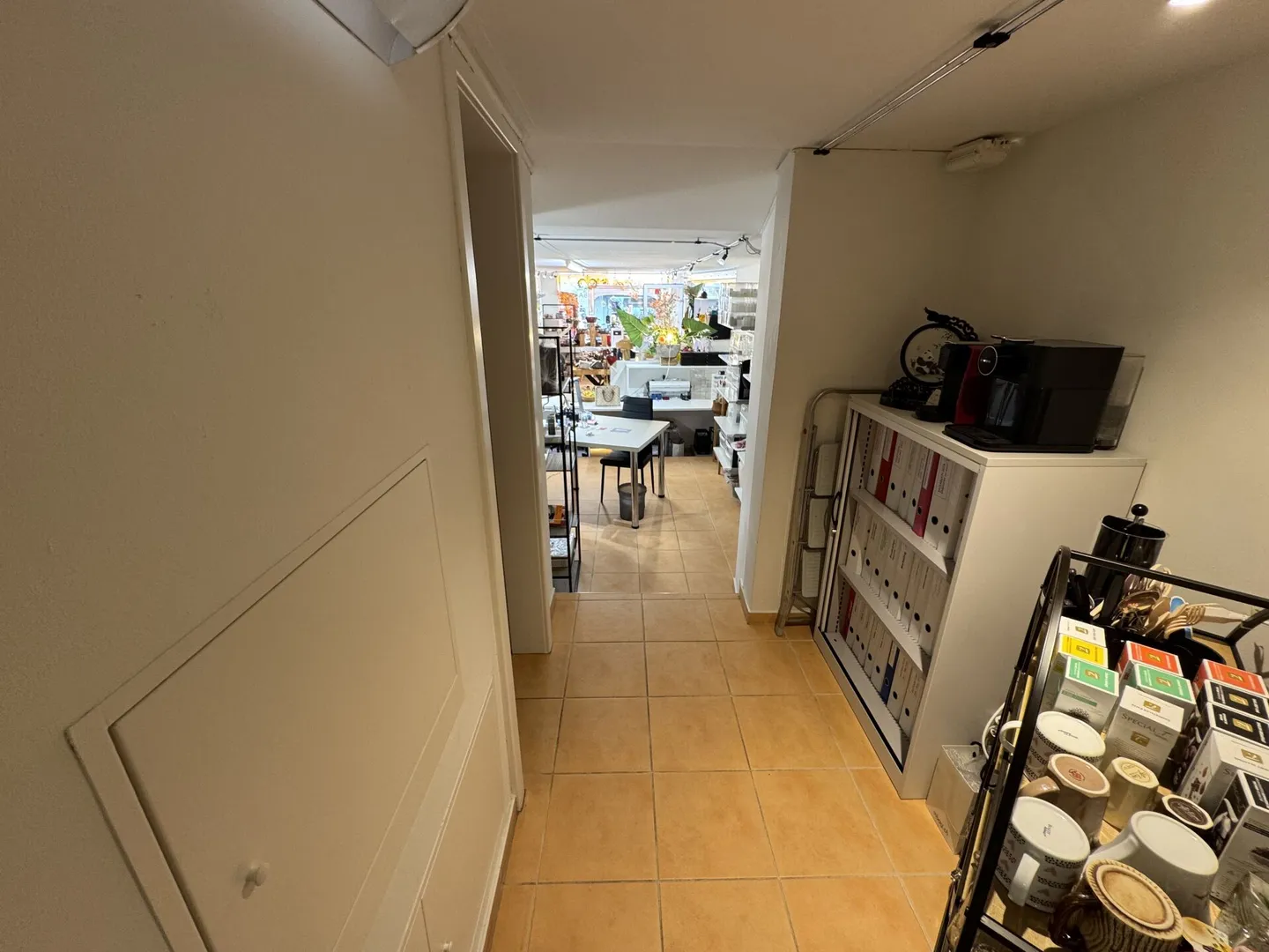 Schöne und grosszügige Ladenräumlichkeit in der Thuner Altstadt - Foto 5 von 10