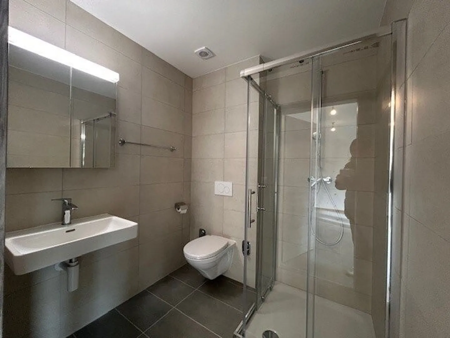 Beautiful Studio - Photo 7 of 7