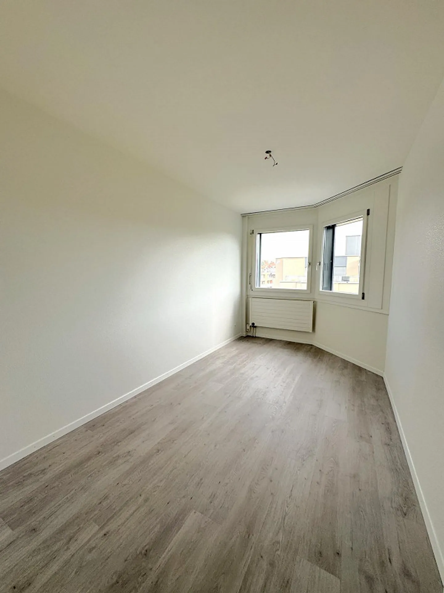 Grosszügige 4.5 Zimmerwohnung im 2.OG - Foto 12 von 13