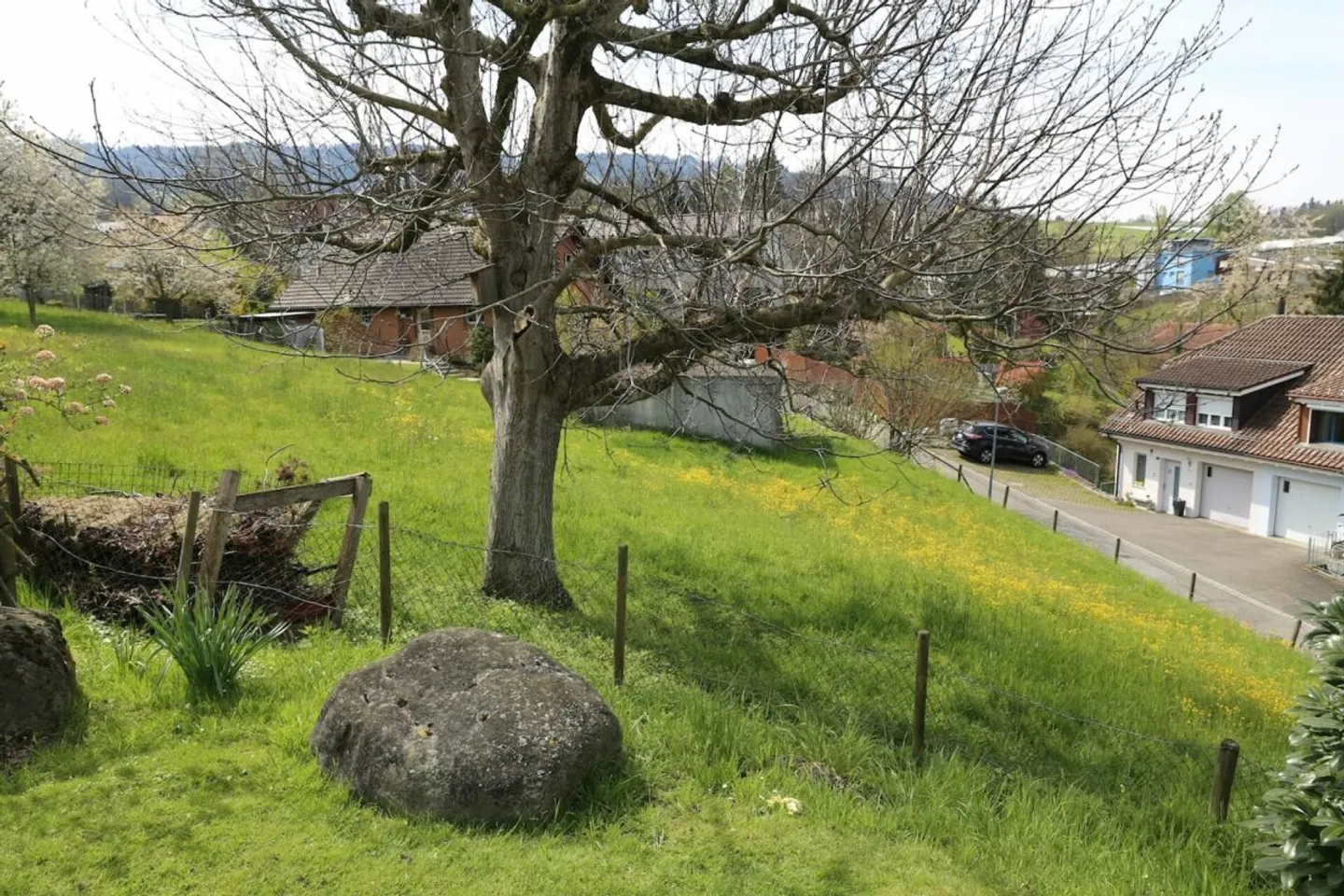 Villa mit Seesicht und mit separatem Bauland an sehr guter Lage. - Foto 5 von 13