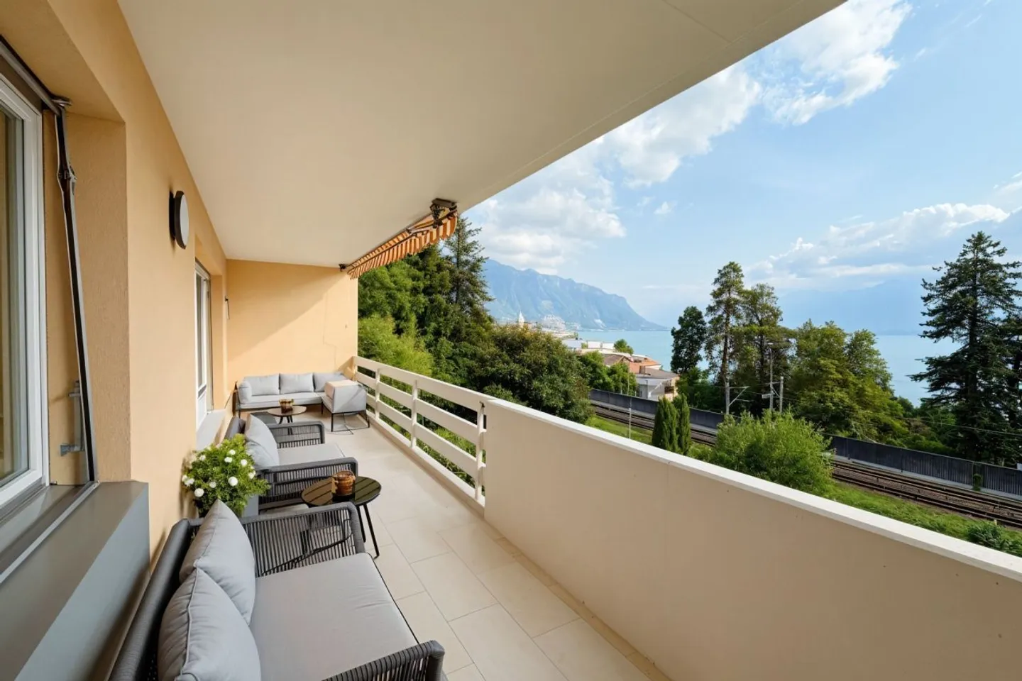 Magnifico appartamento ristrutturato / 4.5 stanze / terrazza / vista lago e vista montagna - Foto 8 di 9