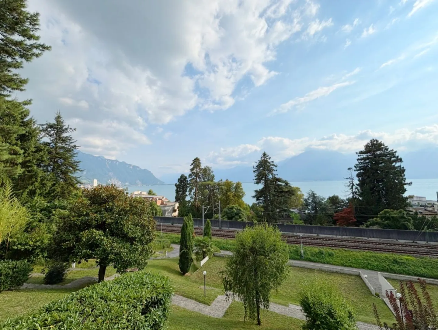 Magnifico appartamento ristrutturato / 4.5 stanze / terrazza / vista lago e vista montagna - Foto 9 di 9