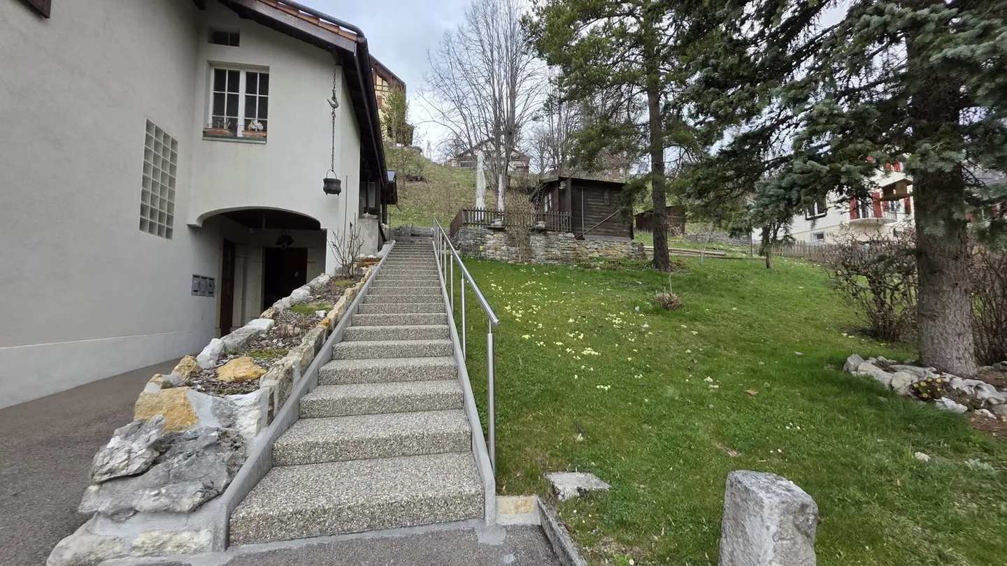 Bel Appartement avec Terrasse - Photo 1 sur 5