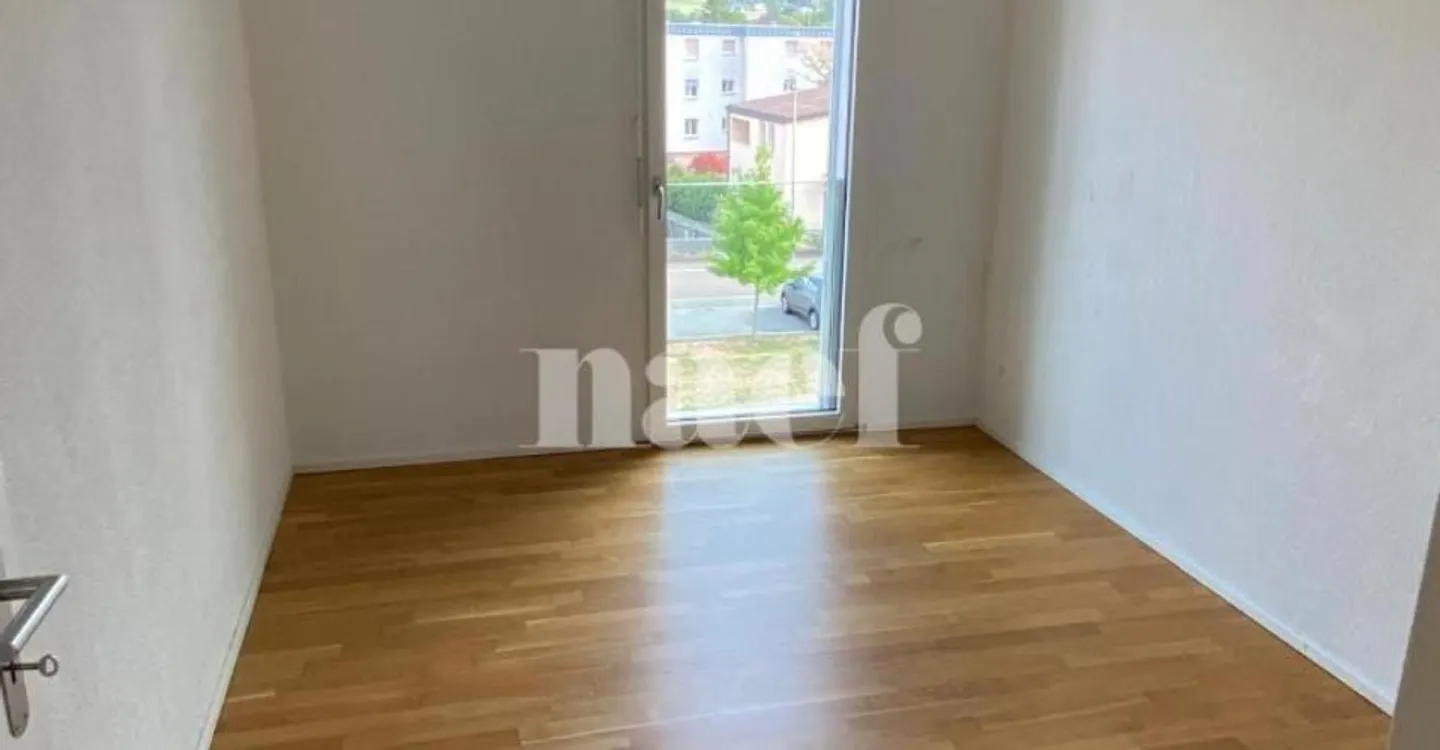 Geräumige Wohnung mit Balkon - Foto 4 von 10
