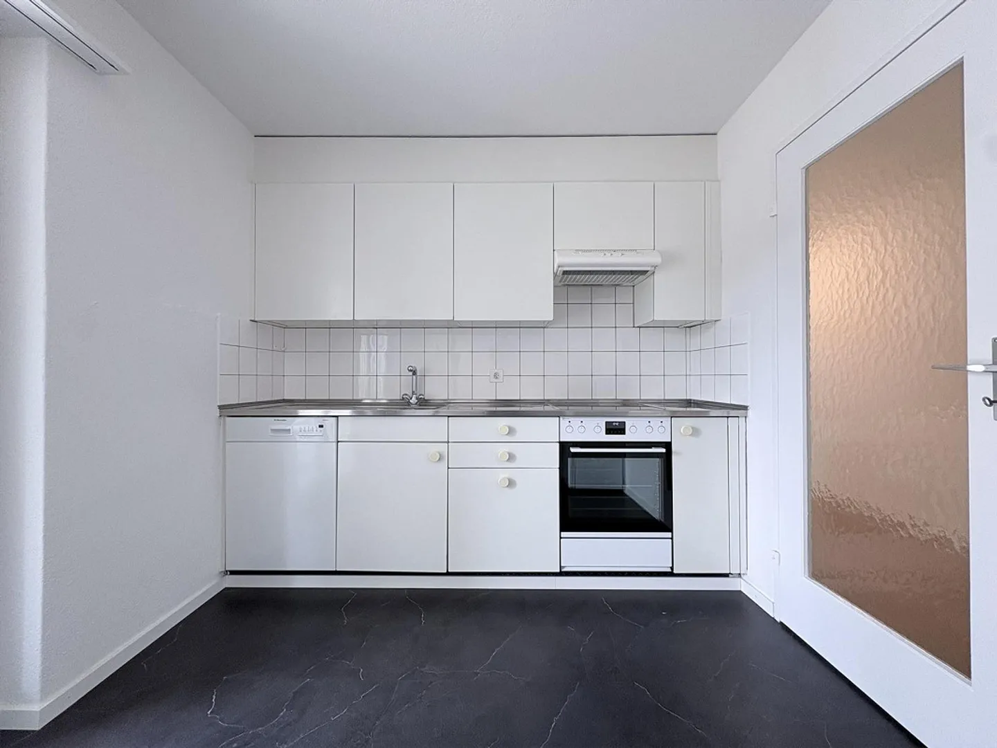 For rent: 3.5 room apartment in a good location! - Photo 1 of 9