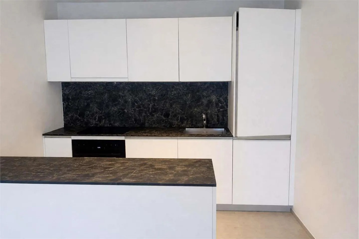 Appartement moderne de 2,5 pièces avec terrasse sud dans une nouvelle résidence à Balerna - Photo 2 sur 6