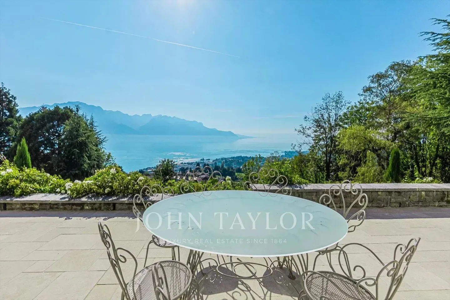 SPECTACULAIRE! Propriété avec piscine et vue panoramique - Photo 4 sur 13