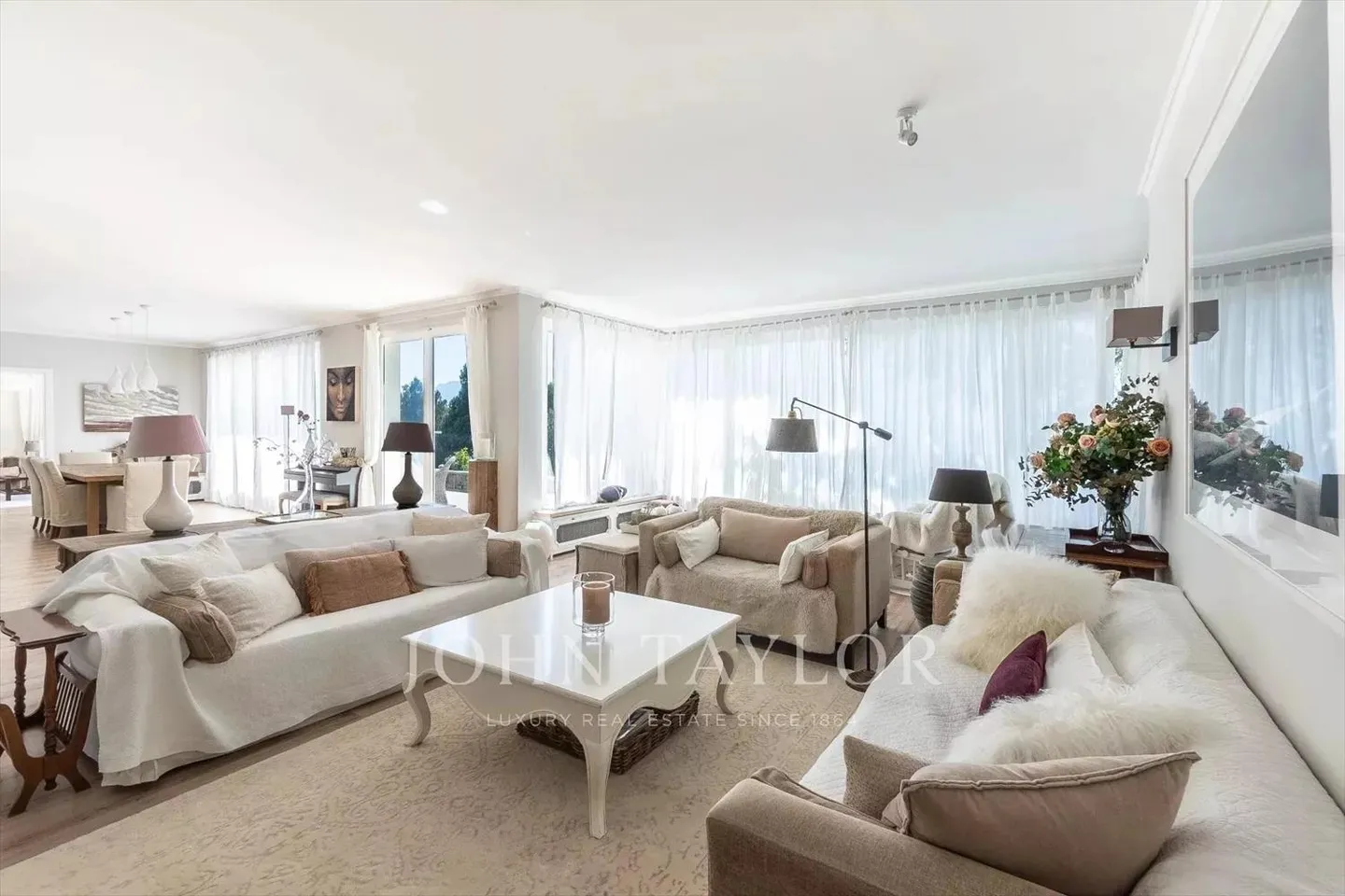 SPECTACULAIRE! Propriété avec piscine et vue panoramique - Photo 7 sur 13