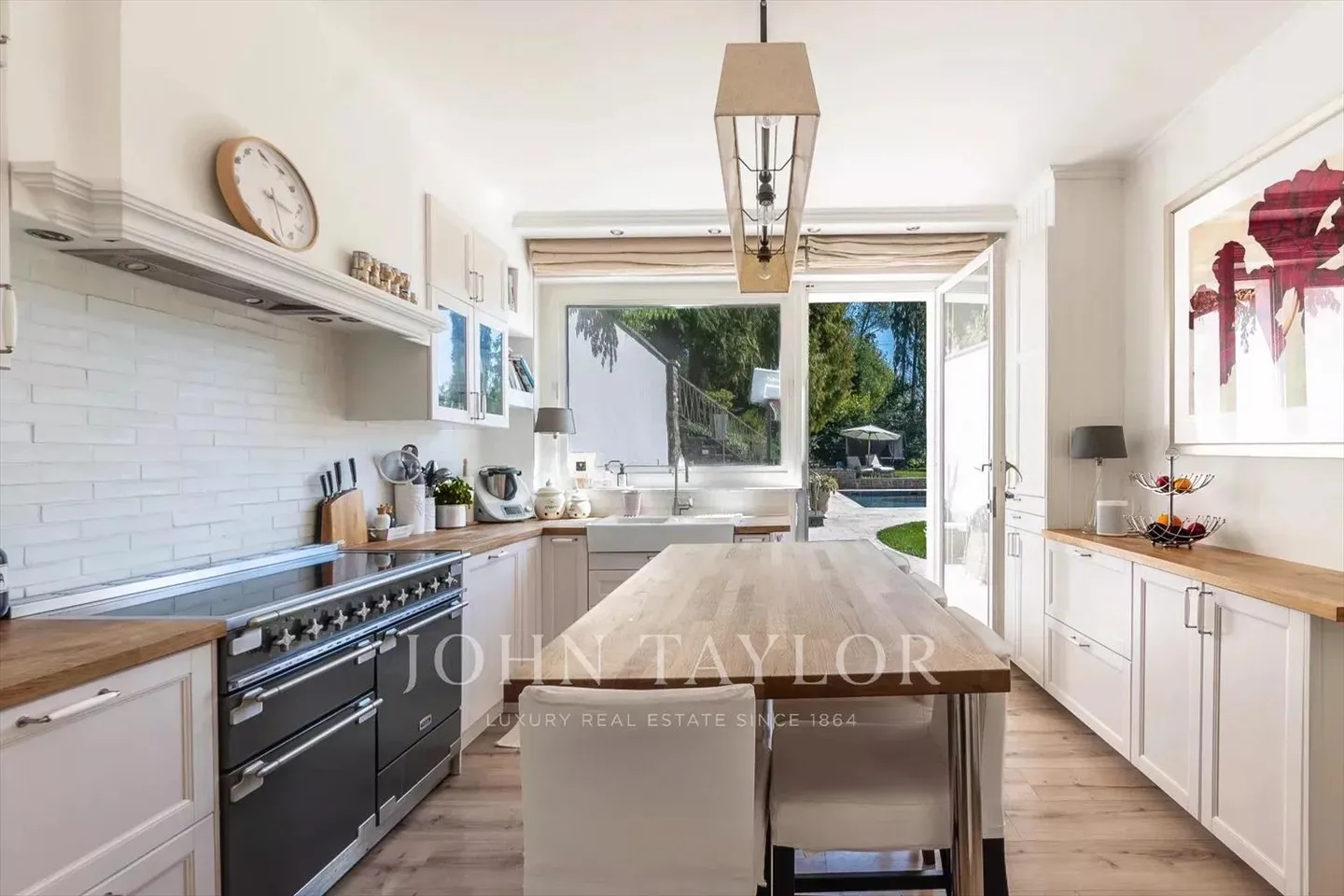 SPECTACULAIRE! Propriété avec piscine et vue panoramique - Photo 11 sur 13