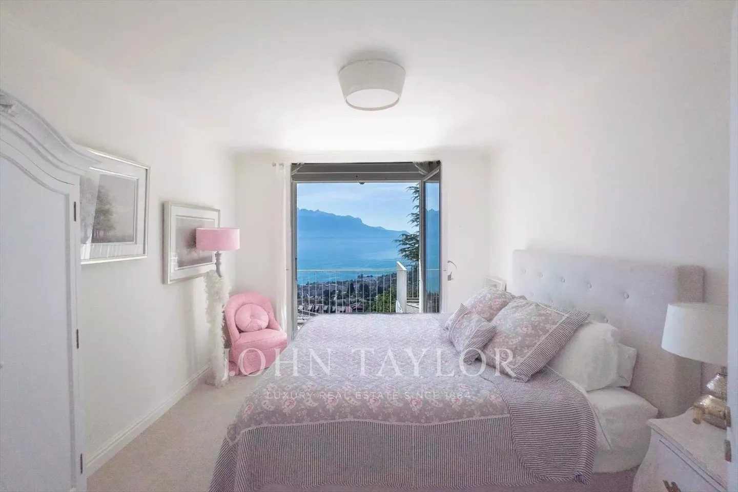 SPECTACULAIRE! Propriété avec piscine et vue panoramique - Photo 12 sur 13