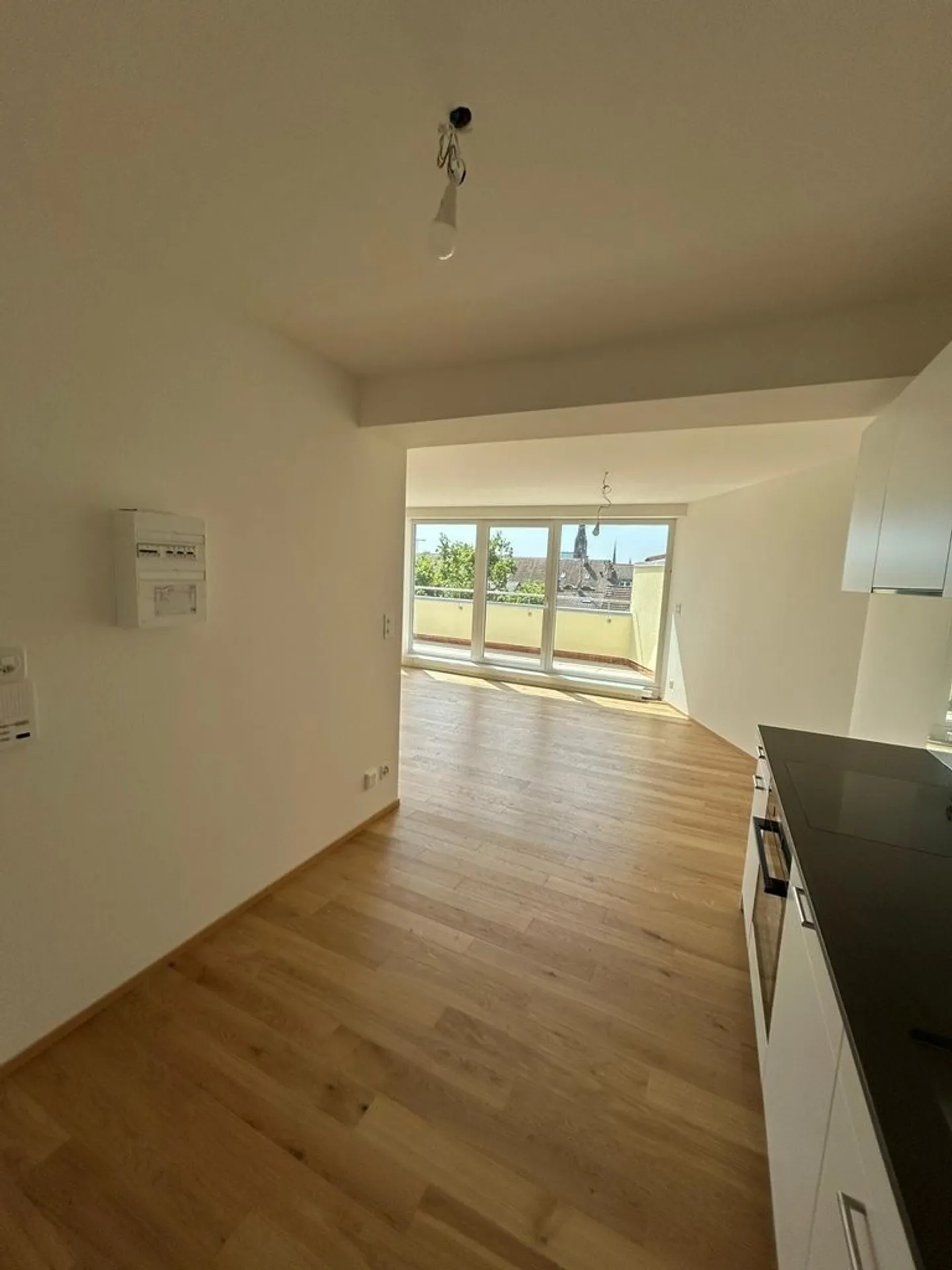 Freshly renovated studio apartments for rent - Photo 5 of 9