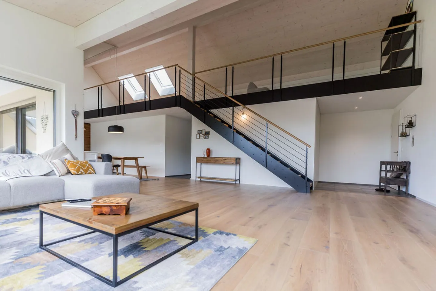Exclusive 4.5 Room New Apartment with Gallery! - Photo 4 of 18
