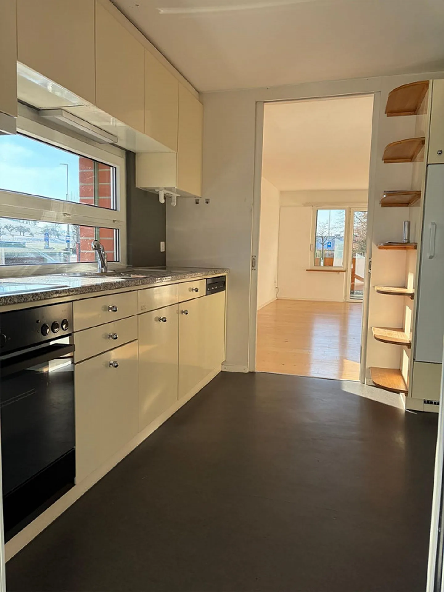 Attractive 5.5-room apartment in Murten - quietly located and well connected - Photo 2 of 13