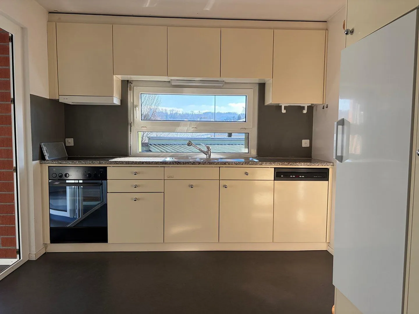 Attractive 5.5-room apartment in Murten - quietly located and well connected - Photo 3 of 13