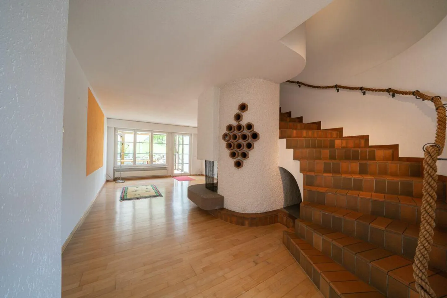 Maison bifamiliale avec écurie et garage - Photo 7 sur 13