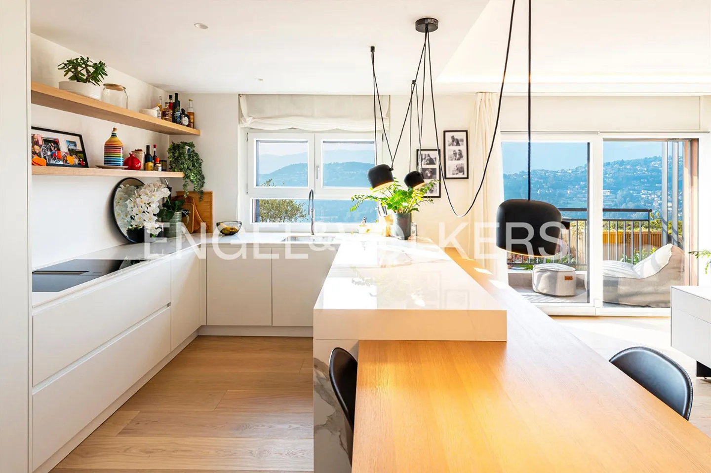 Villa di Lusso con Vista Lago - Foto 3 di 10