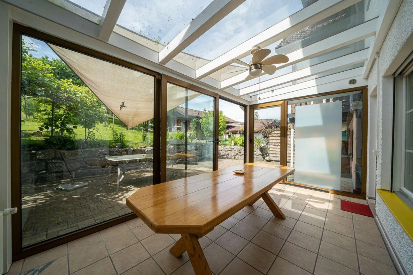 Maison bifamiliale avec écurie et garage - Photo 10 sur 13