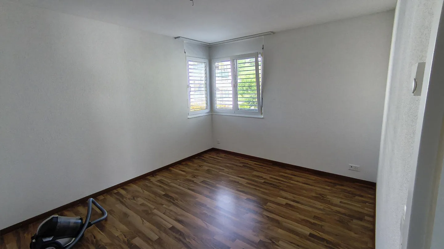 Bell'appartamento di 3,5 stanze con grande terrazza, incluso posto auto sotterraneo - Foto 18 di 28