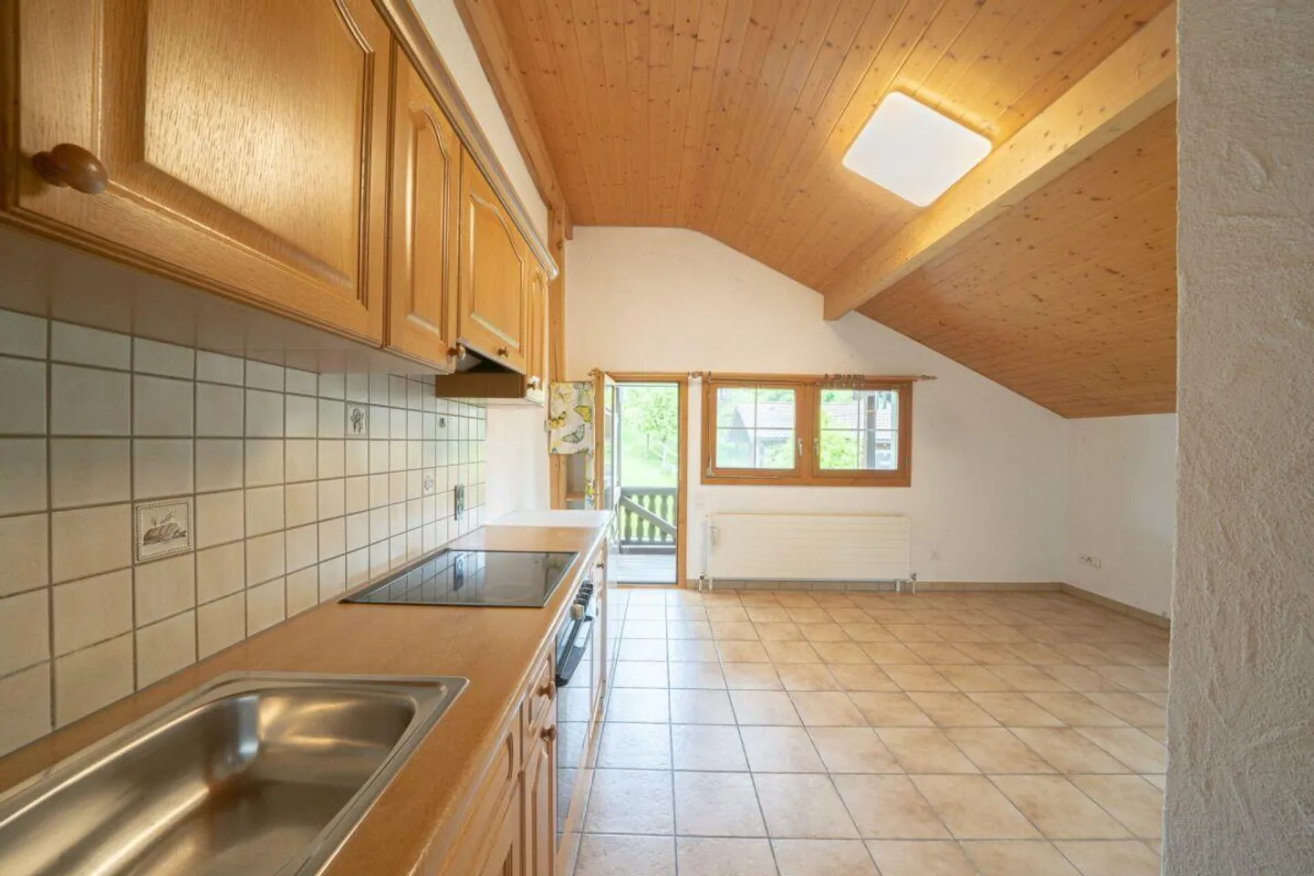 Maison bifamiliale avec écurie et garage - Photo 11 sur 13
