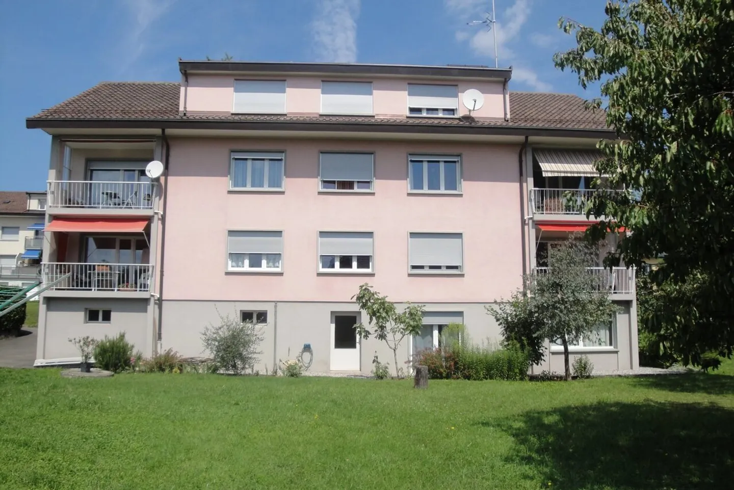 Bel appartamento luminoso di 3 locali a St-Légier - Foto 1 di 12