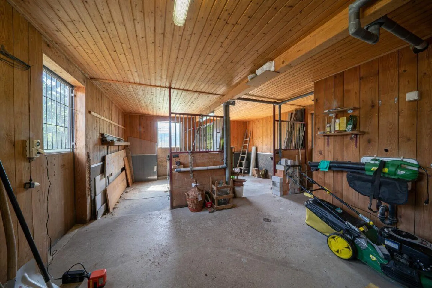 Maison bifamiliale avec écurie et garage - Photo 13 sur 13