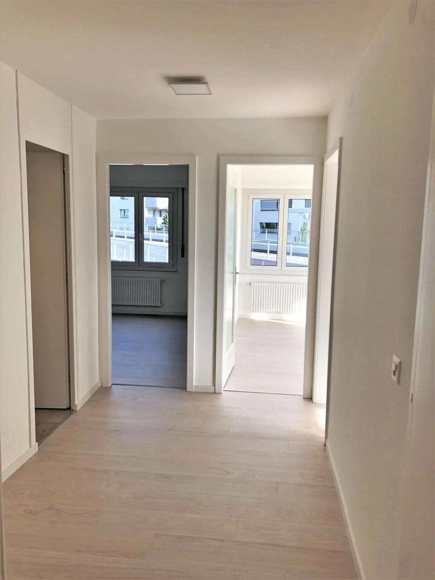 Bel appartamento luminoso di 3 locali a St-Légier - Foto 3 di 12