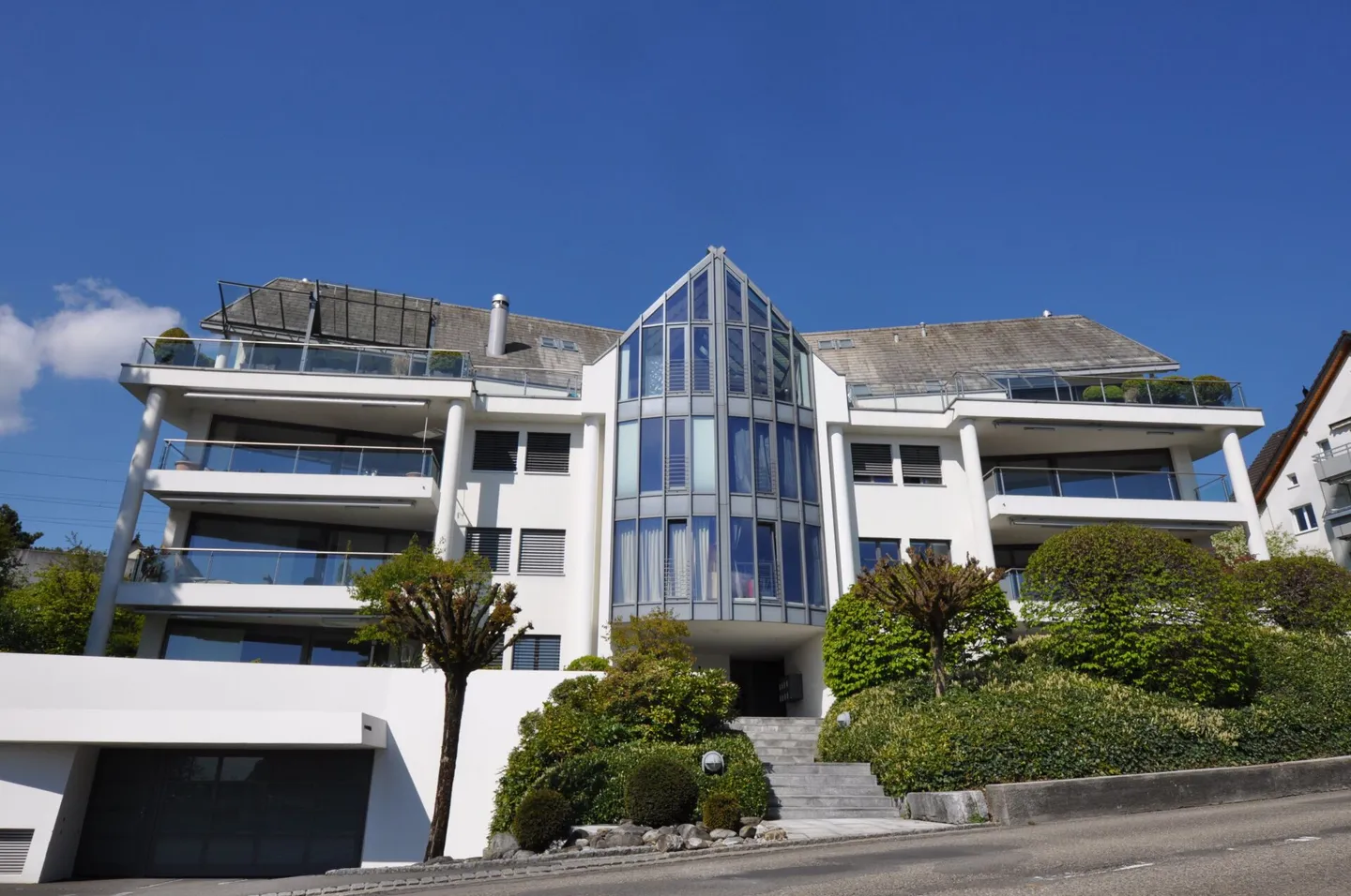 Appartamento 4,5 locali con vista mozzafiato sul lago di Zurigo a Oberrieden - Foto 1 di 12