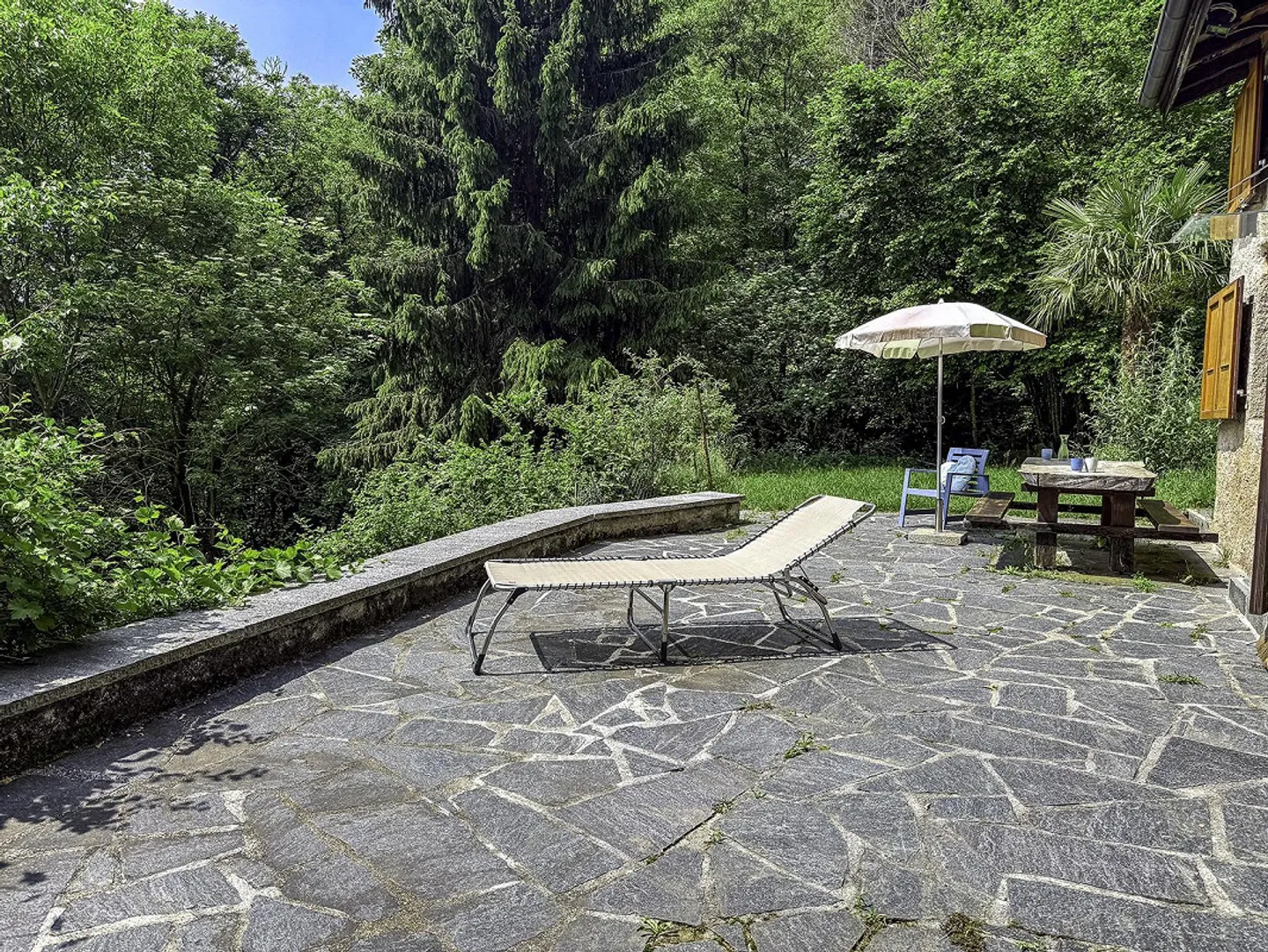 Charmante Rustico befindet sich in Scareglia, im Val Colla. Lugano - Foto 3 von 27